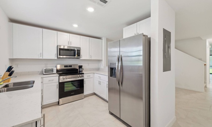 Port Charlotte Apartment | Landings at Westport 2013 l 3 Bd 2.5 Bth