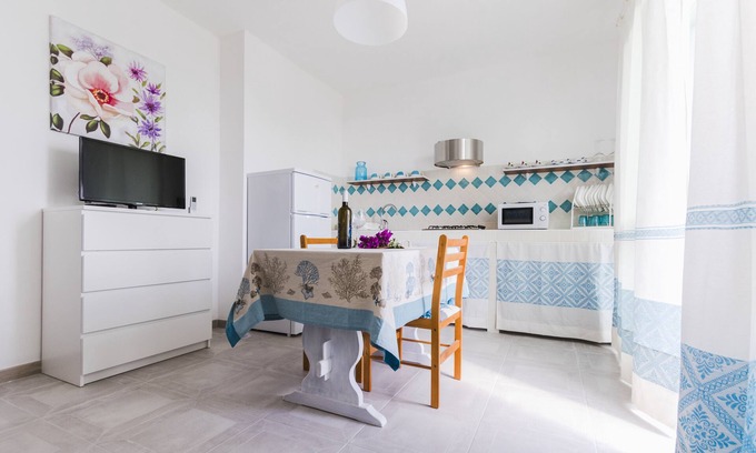 Calasetta Apartment | LANTANA, apartment with glimpse of the sea