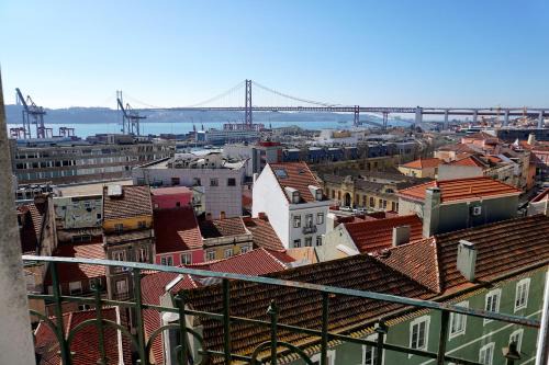 Lisbon Old Town Apartment | Lapa With A View.