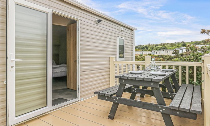 Cardigan House | Large 12ft-wide caravan with one double with en suite W.