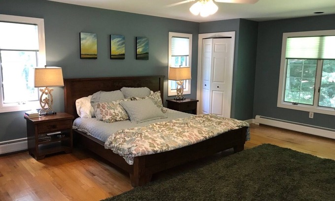 Glendale House | Large 3-bedroom house with WiFi and AC in Great Barrington