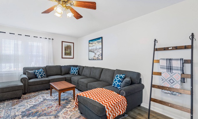 Ocean City Apartment | Large 3 Bedroom/2 Bathroom Apartment in Downtown OC, steps from the Boardwalk!