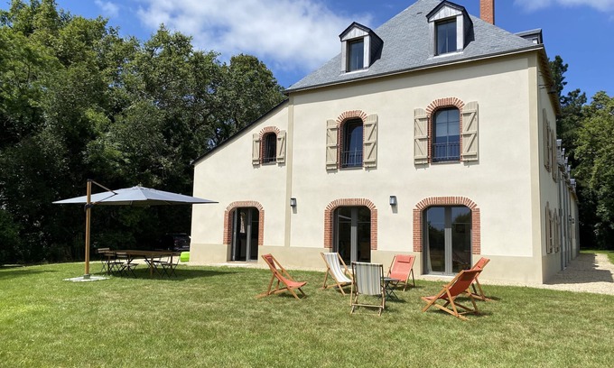 Sarzeau Ski Chalet | Large 4* family home 500 m from the beach
