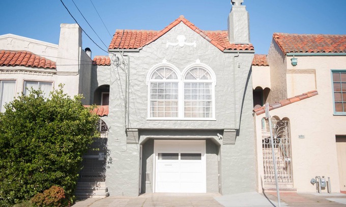 Outer Sunset House | Large 5 Bedroom House! 2 Baths with free parking & view! near Golden Gate Park