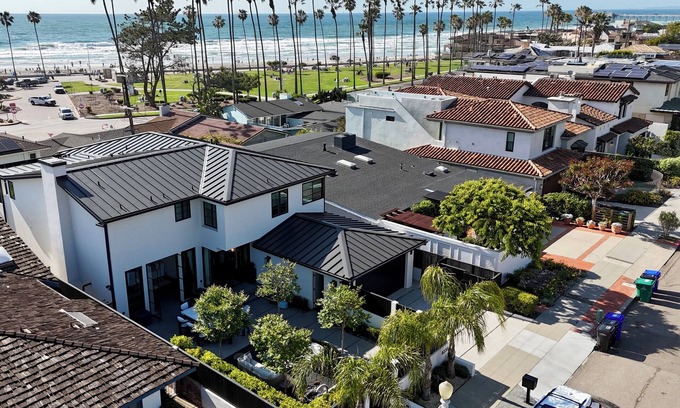 La Jolla Shores House | Large, 6 Bedroom La Jolla Shores Beach House- 1 Block From The Ocean