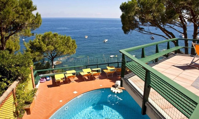 Pogerola Villa | Large 7 bedroom villa with private pool in the Amalfi Coast.