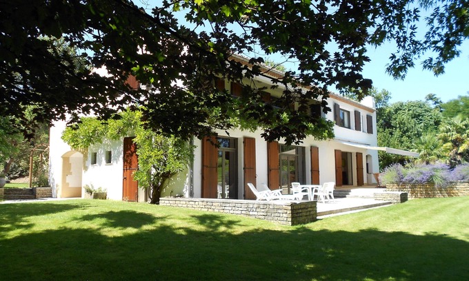 Saint-Georges-de-Didonne Villa | Large and modern villa for 12 to 16 people in Saint-Georges-de-Didonne