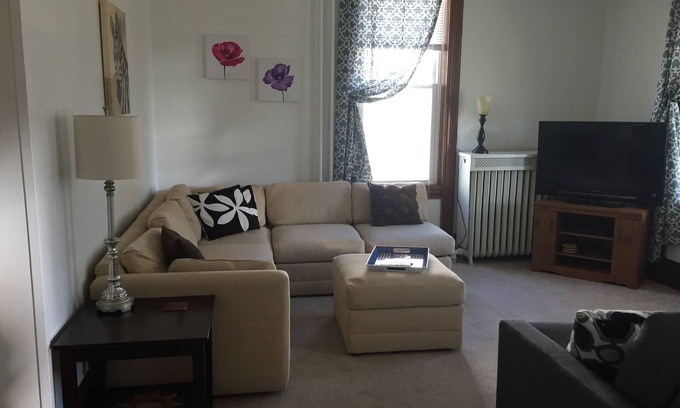 Marquette Apartment | Large Apartment In The Heart Of Marquette W/Cable & WiFi! Pet Friendly!