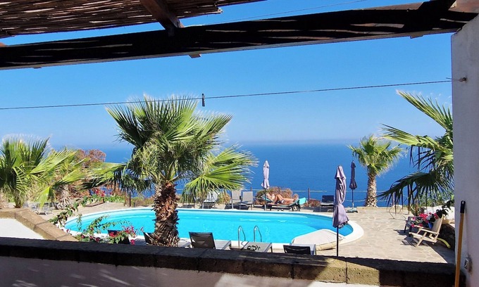 Kamma Apartment | Large apartment with terrace overlooking the sea and the pool!