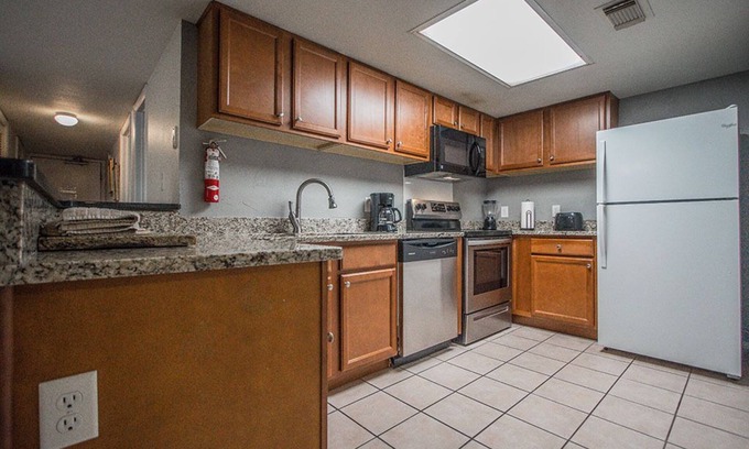 Gulf Shores Condo | Large Beach Side 2 Bedroom Condo West Beach - Shoreline Towers