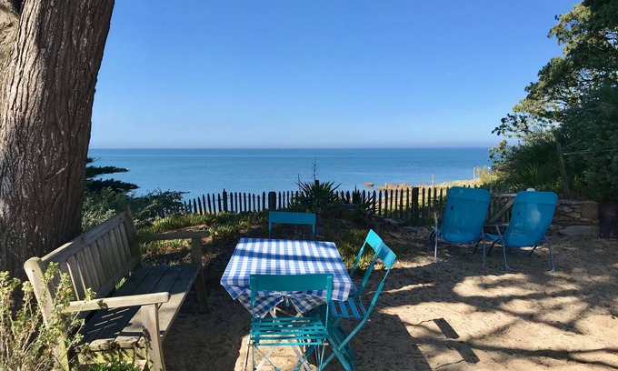 Noirmoutier-en-l'Ile Villa | Large charming house on the beach at Luzéronde
