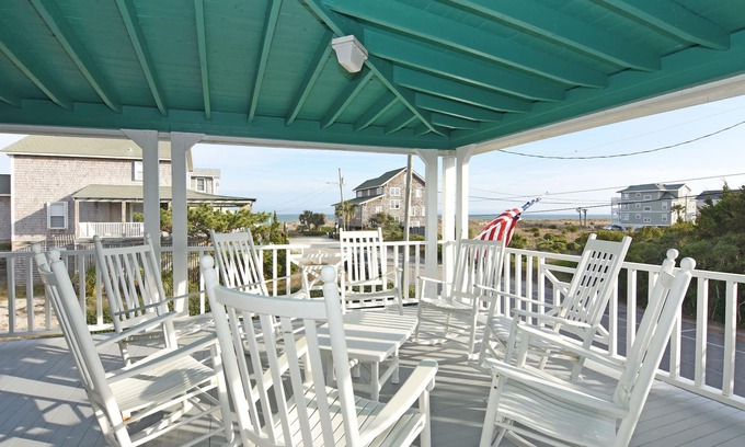 Wrightsville Beach House | Large classic beach cottage - great for large groups!