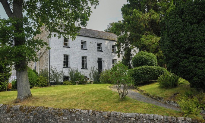 Alston House | Large comfortable Manor House & Gardens in the North Pennines, Cumbria