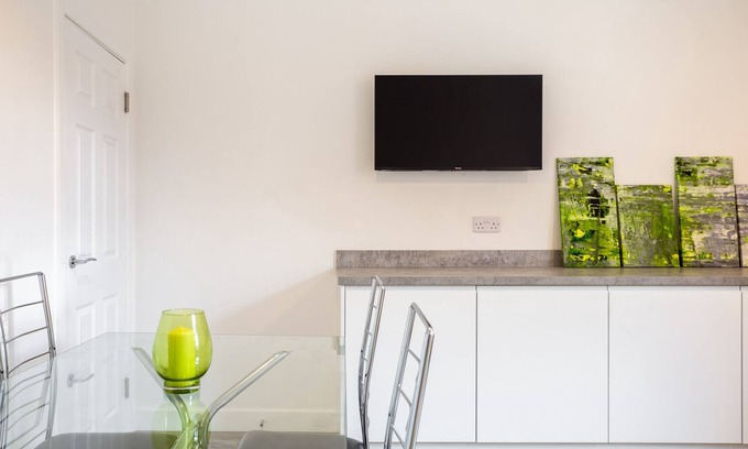 Normanton House | Large Contractor House*Free Parking*Close M1 & M62
