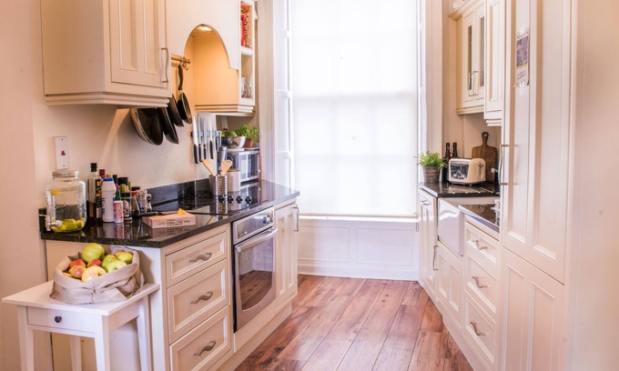 Grand Canal Dock House | Large ensuite room, in historic house by the canal