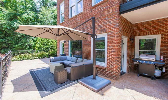 Atlanta House | Large Executive Townhome minutes from Buckhead, Emory, and Children’s Hospital