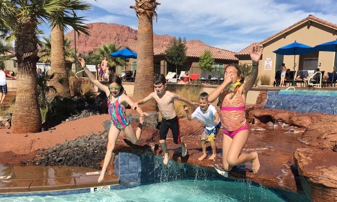 Santa Clara House | Large Family Friendly Home at Paradise Village at Zion with private hot tub