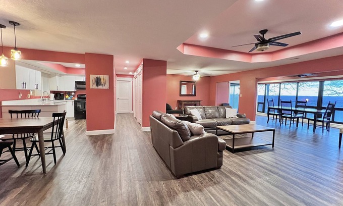 Lake Ozark Condo | Large Family Friendly Condo at the Lake of the Ozarks