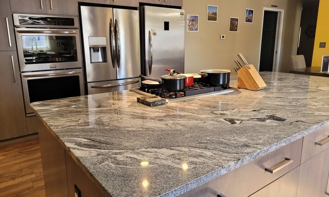 Sandusky Condo | Large Family Getaway