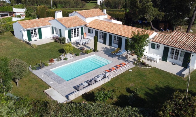 La Remigeasse House | Large Family house, Swimming pool, on the Wild Coast 5 'walk from the beach