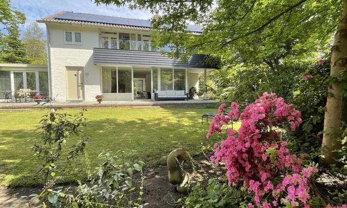 Haarlem House | Large Family Villa Near Beach & Amsterdam City