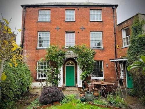 Exeter House | Large Georgian house in heart of Exeter