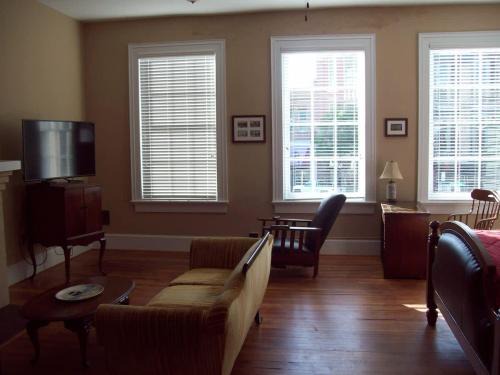 Macon Apartment | Large Historic Downtown Loft Front