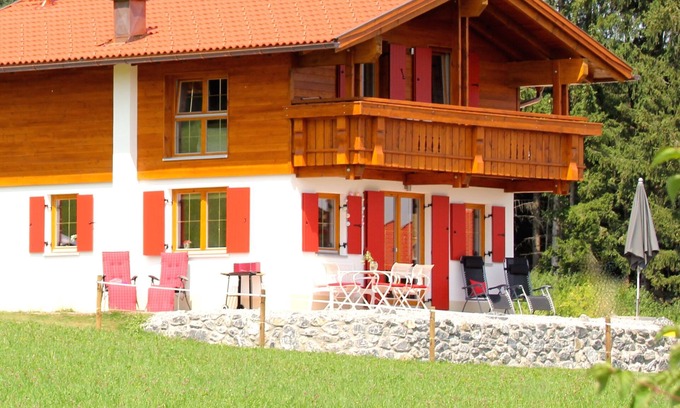Lechbruck House | Large holiday home with an unobstructed view of the lake and the Alps, a boat and many other extras