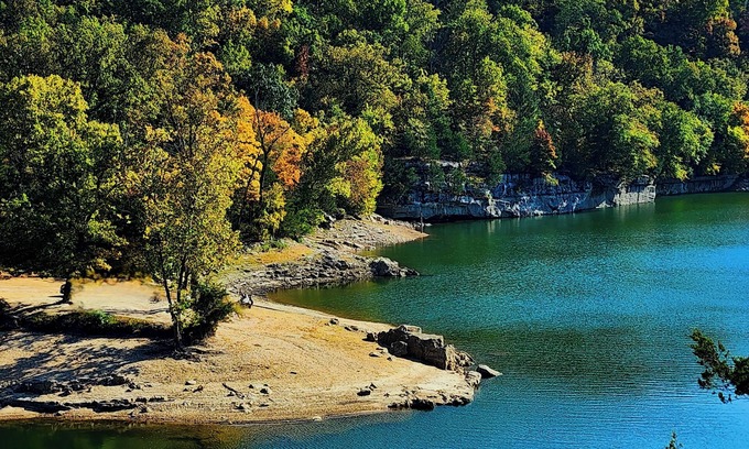 Eureka Springs House | Large, private, cliffside house with panoramic Beaver Lake view and hottub