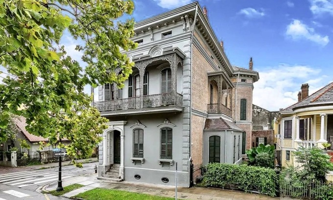 French Quarter Bed & Breakfast | Large private King Balcony Suite cont'l breakfast included, parking on request