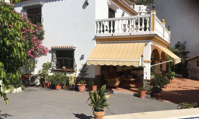 Casarabonela House | Large private villa with own pool. Electric gate access and off road parking.