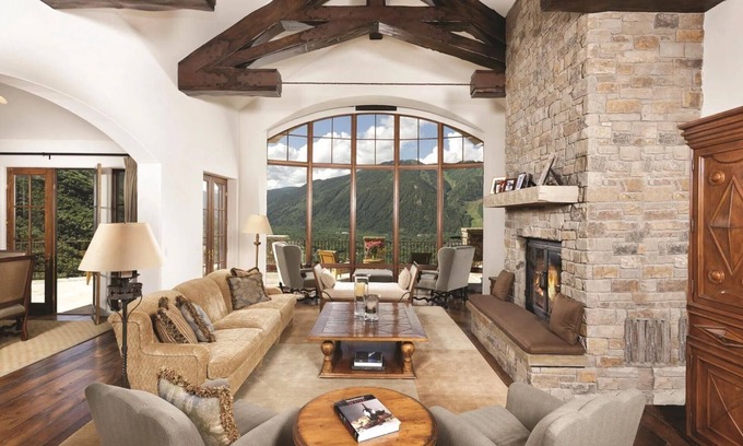 Red Mountain House | Large Red Mountain Estate with 6 Bedrooms and expansive views