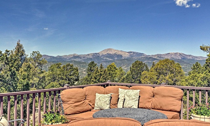 Ruidoso House | Large Ruidoso Home w/Stunning Views & Hot Tub!