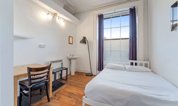 Clifton House | Large Single Room with Shared Bathroom