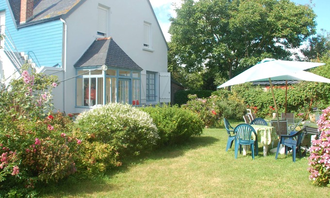 Ploneour-Lanvern House | Large, spacious, bright and pleasant house