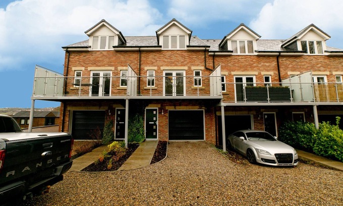Newcastle-upon-Tyne House | Large spacious townhouse (C) - 8 minutes from Newcastle City Centre