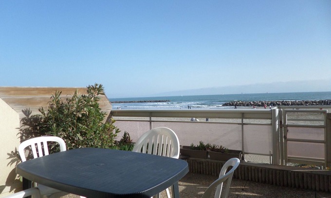 Carnon-Plage Apartment | Large studio cabin beach access private parking