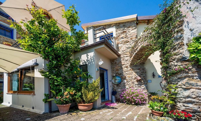 Massa Apartment | Large studio flat,Wi-Fi, residence with pool,view over the coast,E-car charge