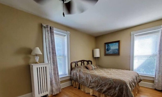 Plainfield Apartment | Large Suite 2 beds plus Murphy full, Victorian Farm Style, Downtown Plainfield