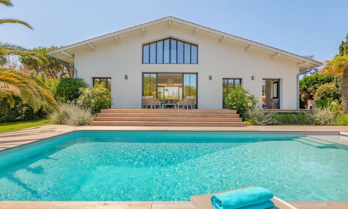 Cap-Ferret Villa | Large sumptuous villa with swimming pool in the centre of Cap Ferret