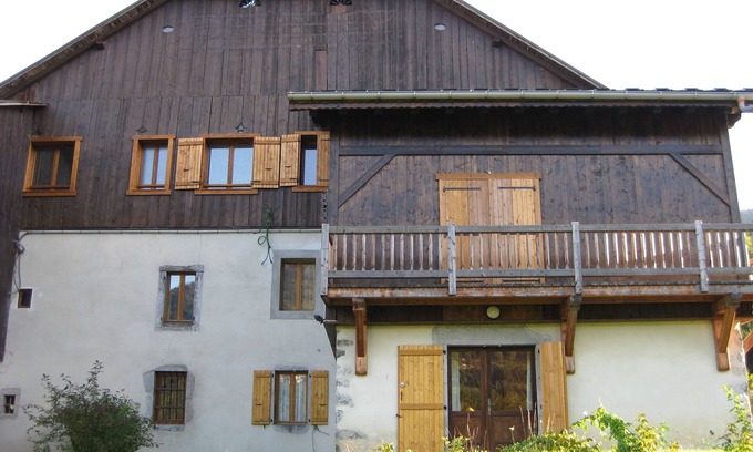 Morillon Apartment | Large triple aspect apartment in great ski resort (Grand Massif)