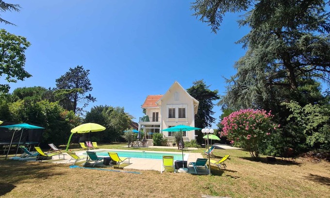 Bergerac House | Large wooded residence near the center of Bergerac with private heated swimming pool
