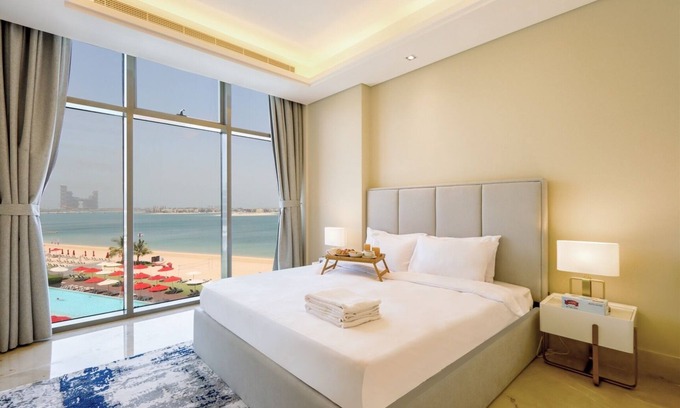 Palm Jumeirah Apartment | Largest layout 2BR | Beach Access | Atlantis View