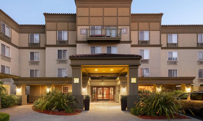 Sunnyvale Hotel | Larkspur Landing Extended Stay Suites Sunnyvale