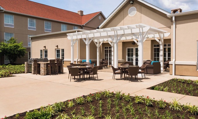 Maryland Heights Hotel | Larkspur Landing Extended Stay Suites St. Louis Riverport - Airport West