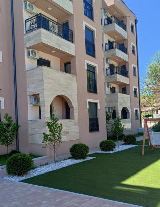 Vrnjacka Banja Apartment | Larso Lux, free swimming pools & parking