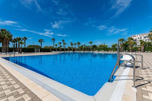 Ayamonte Apartment | Las Arenas by Ĥ