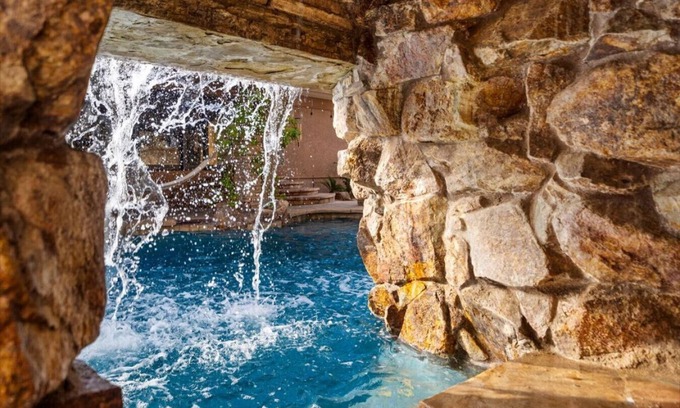 Paradise House | Las Vegas Lux | Pool | Hot Tub | 10 Minutes From Strip