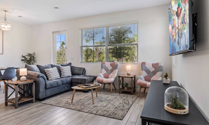 Davenport House | Last Minute Disney Getaway! Townhouse with Private Pool. Book Now! #121771