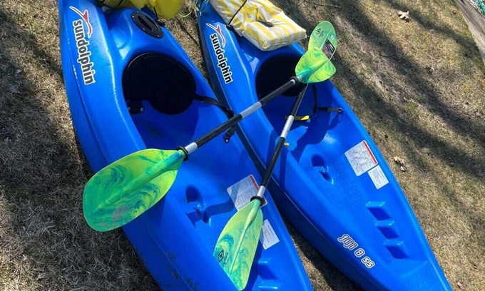 Elk Rapids Cottage | Latitude Adjustment: Lakefront with Beach & Kayaks